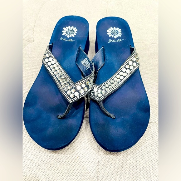 Blue Sandal Yellow Box Size 8 black small platform Used good condition - Picture 1 of 4